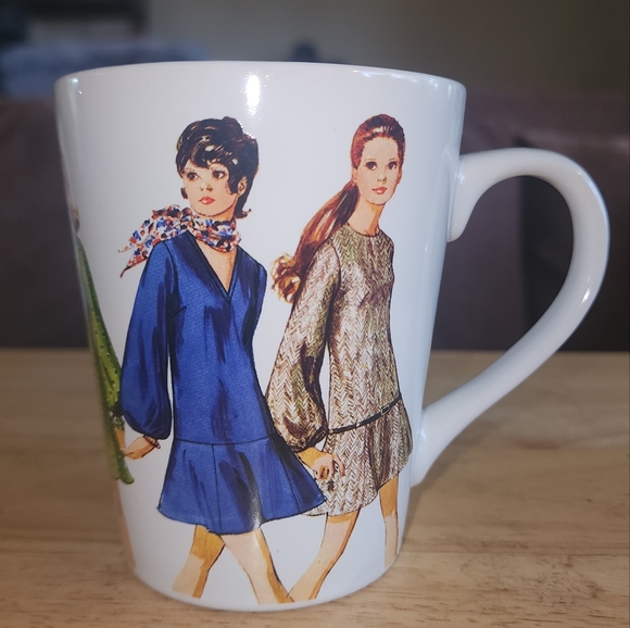 Vintage Print 70th Anniversary Simplicity Mug - Picture 3 of 6